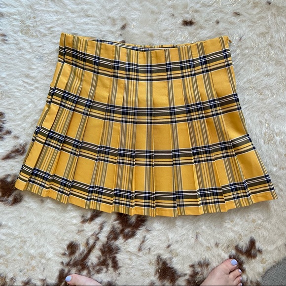 Pleated Plaid Mini Skirts - Picture 6 of 7